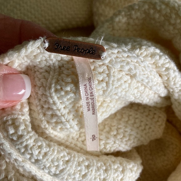 “Free People”Sweater - Picture 4 of 5